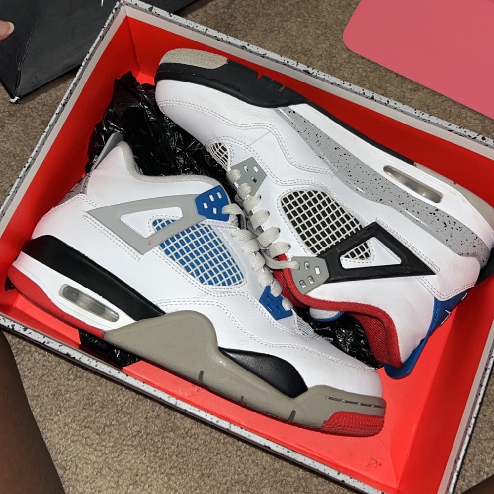 Air Jordan 4s, 7y